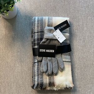 Steve Madden Glove & Scarf Set